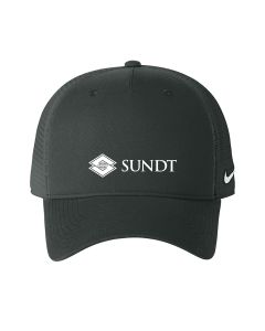 Nike - Snapback Mesh Trucker Cap